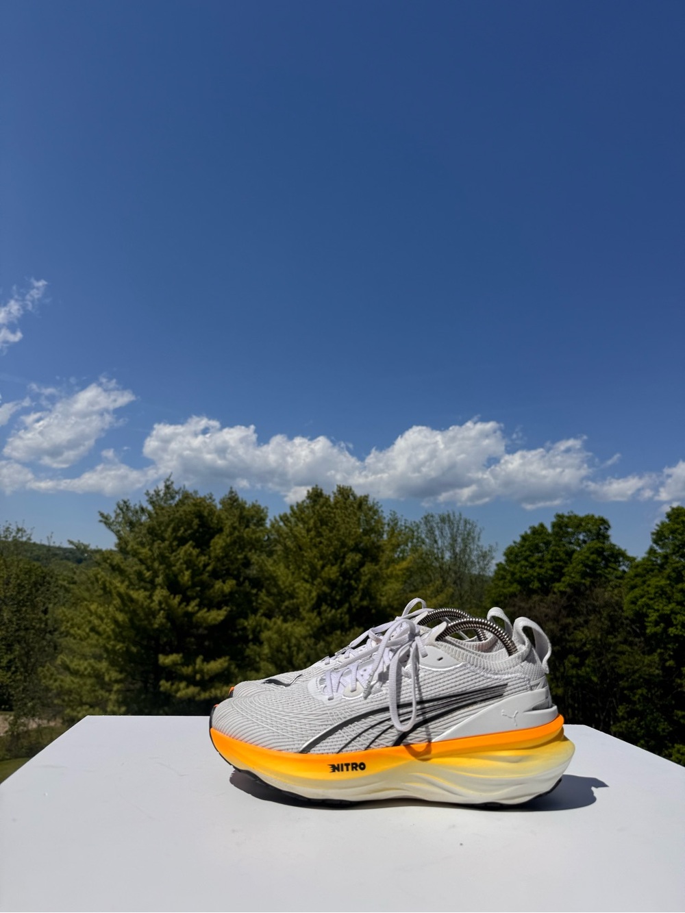 Puma Deviate Nitro Running Shoes White Orange Men’s Size 8.5